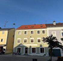 Erstbezug: 6 moderne Wohnungen, zentral mit Aufzug, Garten und Balkon - Ortenburg