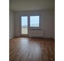 Schöne 3 - Raumwohnung mit Balkon Sachsenallee 84 sofort verfügbar! - Glauchau