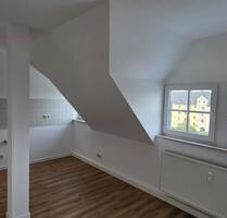 Stilvolle 3-Zimmer-DG-Wohnung - 650,00 EUR Kaltmiete, in Hof (PLZ: 95028) Altstadt