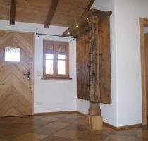 Charmante 4 Zimmer - OG Wohnung mit Altholzsichtdachstuhl - Altenmarkt an der Alz