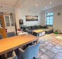 Große 3-Zi.-Whg. im EG mit Garten & eigenen Innenhof - Alpen