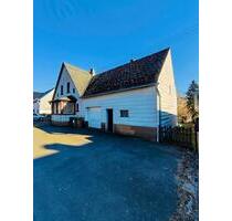 Wohnhaus in zentraler Lage - 124.000,00 EUR Kaufpreis, ca.  110,00 m² in Langenhahn (PLZ: 56459)