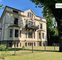Exklusiver Wohntraum im Dachgeschoss einer Gründerzeitvilla mit Fußbodenheizung, Balkon und Aufzug. - Magdeburg Brückfeld