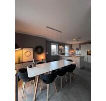 Haushälfte mit 155 m2, 5 Zimmer, Garten, Carport, Photovoltaik - Wolfsburg Ehmen