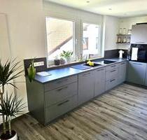 Traumwohnung Hochwertige Ausstattung 3,5-Zimmer-DG-Wohnung - Fellbach Oeffingen