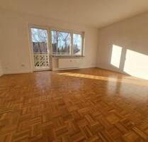 Helle 3-Zimmer-Wohnung mit Südwest-Balkon & neuer Einbauküche - Aurich