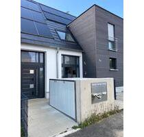 Helle 3,5 Zimmer Erdgeschoss-Wohnung m. 2 Terrassen Garten&Garage - Oettingen in Bayern