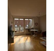 2,5-Zi.-DG-Wohnung in Bad Cannstatt-mit EBK, Stellplatz & Loggia - Stuttgart