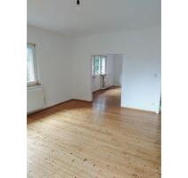 Geräumige 4-Zimmer-Wohnung mit Balkon und Garten in Siegburg