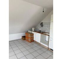 2-Zimmer-Dachgeschoss-Wohnung - 425,00 EUR Kaltmiete, ca.  50,00 m² in Lohmar (PLZ: 53797)