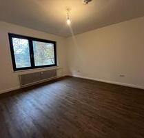 Helle 2-Zimmerwohnung mit Balkon - Erstbezug nach Renovierung - Bremen Burglesum