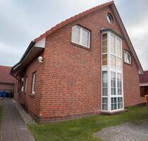 Dachgeschosswohnung in Norden zu vermiete