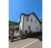 Mit Einfamilienhaus & Nebengelass bebautes Grundstück - Hildburghausen