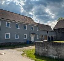 Dreiseithof, Wohnhaus, Stall, Scheune - Waidhaus