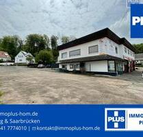 HOMBURG-SCHWARZENACKER; GROẞZÜGIGE AUẞENFLÄCHE MIT KLEINEM BÜRO IN TOP LAGE