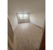 2 Raum Wohnung mit Dusche -ab sofort frei - Ellefeld