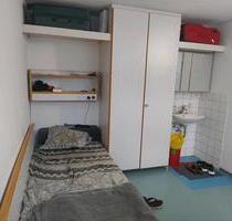 Zimmer zur Untermiete - 362,00 EUR Kaltmiete, ca.  14,00 m² in Stuttgart (PLZ: 70569) Vaihingen