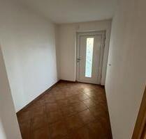 90qm Wohnung im EG mit Garten + Garage und 2 Stellplätzen - Straubing
