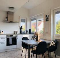 Lichtdurchflutete 4,5 Zimmer Maisonette Wohnung -Neckartailfingen