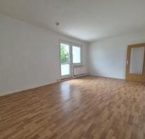 Gemütliche 1-Zimmer-Wohnung mit Balkon und schöner Aussicht - Crimmitschau