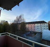 Komplett neu sanierte 2 Zimmerwohnung - mit modernisiertem Bad! 1 Kaltmiete geschenkt! - Zwickau Zwickau-Nord