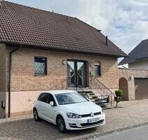 Einfamilienhaus mit Garten, Terrasse & Doppelgarage in Alpenrod