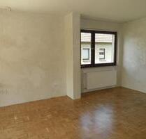 Aerzen - Schöne, helle 3-Zimmer-Wohnung mit gr. Süd-Westeckbalkon