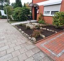 Reihendhaus voll saniert - 1.300,00 EUR Kaltmiete, ca.  120,00 m² in Delmenhorst (PLZ: 27753) Deichhorst