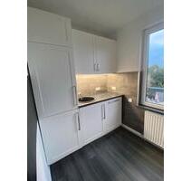 Wohnung, 2 Zimmer mit Einbauküche, saniert, nur an Einzelperson - Lübeck Sankt Lorenz Nord