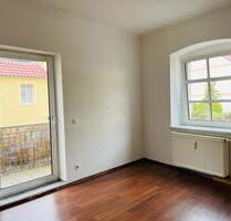 Schöne 2-Raum-Wohnung mit Einbauküche und viel Tageslicht - Döbeln