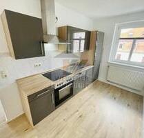Mit moderner Einbauküche! 2 Raum Wohnung nahe dem HBF. Bad mit Wanne und Fenster. - Gera