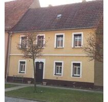 Nur zur Vermietung! Sanierungsbedürftiges Einfamilienwohnhaus mit Windfanganbau und Nebengebäude - Mühlberg/Elbe