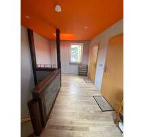 Schöne helle Einraumwohnung - 405,00 EUR Kaltmiete, in Hohenstein-Ernstthal (PLZ: 09337)