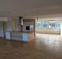 Lichtdurchflutete Einraumwohnung 90 m² - Mönchengladbach Nord