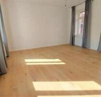 Komplett renovierte, helle 1 ZKBD Wohnung in sehr zentraler und ruhiger Lage von Wiesbaden