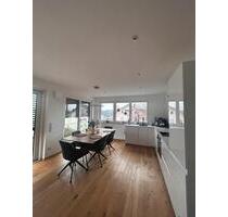 Moderne 3-Zimmer-Wohnung mit Südbalkon, hochwertiger Küche - Rosenheim Egarten