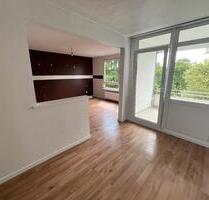 Familienfreundliche 5-Zimmer-Wohnung mit Balkon! - Essen Stadtbezirk VII