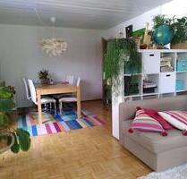3-Zimmer-Hochparterre-Wohnung mit Balkon und EBK in Aalen - Hofen