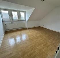 Charmante, helle 3 Zimmer DG Wohnung mit Vollbad in Top Lage – fußläufig zum Klinikum Itzehoe