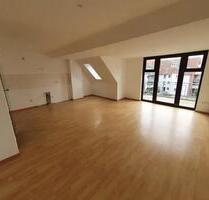 Ab sofort: Schicke 2-Zimmer-DG-Wohnung, zentral gelegen - Grevenbroich
