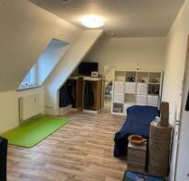 Helle, gemütliche 1-Zimmer Single-Wohnung im Dachgeschoss - Jülich