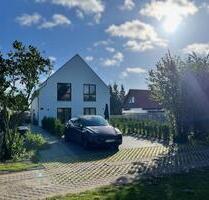 Neubau von 2024: Moderne helle 5-Zimmer-Stadtvilla in Isernhagen