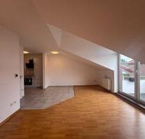 Komplett renovierte 3 Zimmer DG-Wohnung zu vermieten - Wardenburg