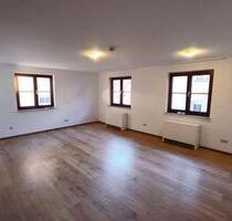 2-Zimmer Wohnung in Sulz Mitte - 650,00&nbsp;EUR Kaltmiete, ca.&nbsp; 65,00&nbsp;m&sup2; in Sulz am Neckar (PLZ: 72172)