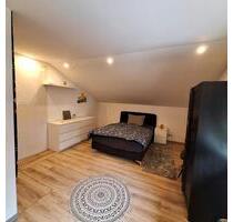 Schöne, Helle 3 Zimmer DG Wohnung - Fürth