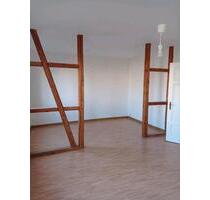 3 Raumwohnung Erdgeschoss - 640,00 EUR Kaltmiete, ca.  85,00 m² in Waltershausen (PLZ: 99880)