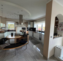 Exclusive Villa in Traumlage mit Geschäftseinheit und Appartement - Amberg