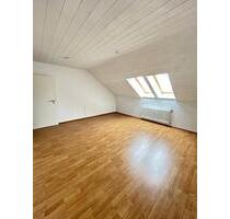 TOP- 2.5-Zimmer-DG-Wohnung mit EBK - Seelze