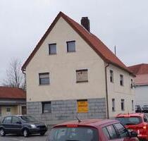 Gepflegtes MFH und Autohandel komplett vermietet ***7%Rendite*** - Straubing