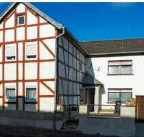 Haus zu Vermieten - 1.200,00&nbsp;EUR Kaltmiete, ca.&nbsp; 130,00&nbsp;m&sup2; in Heimbach (PLZ: 52396)